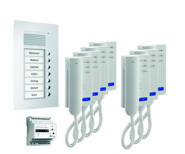 Sistema di controllo porte TCS audio: pack UP per 7 unità abitative, con posto esterno PUK 7 pulsanti campanello, 7x citofono ISH3030, centrale BVS20, PPU07-EN / 02
