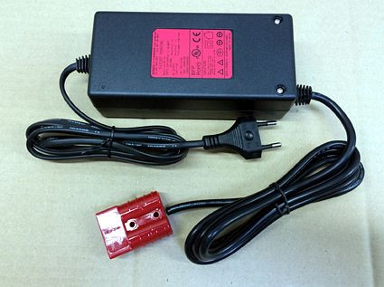 Caricabatterie Ebinger 24V - 5Ah, con connettore di alimentazione (rosso) per EP-CART tipo A + B, 77420